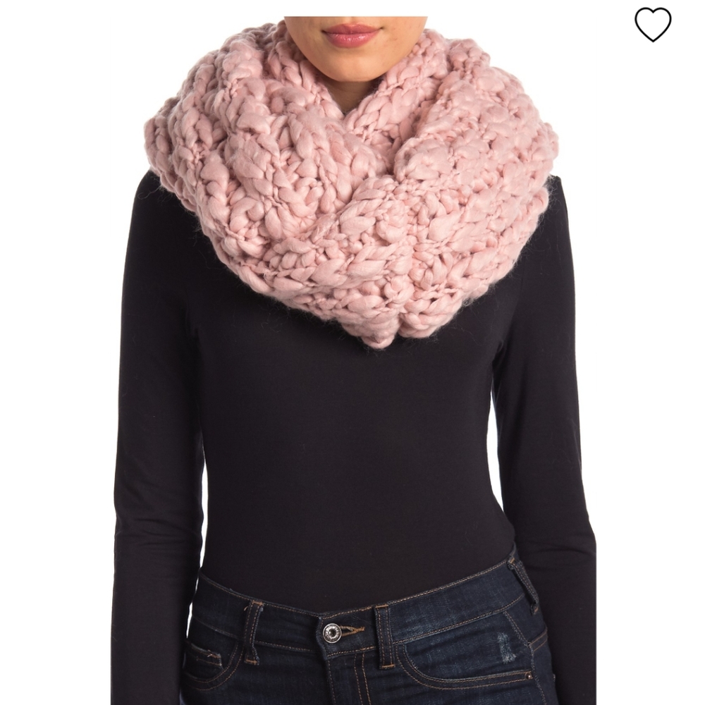 Dusty pink chunky infinity scarf